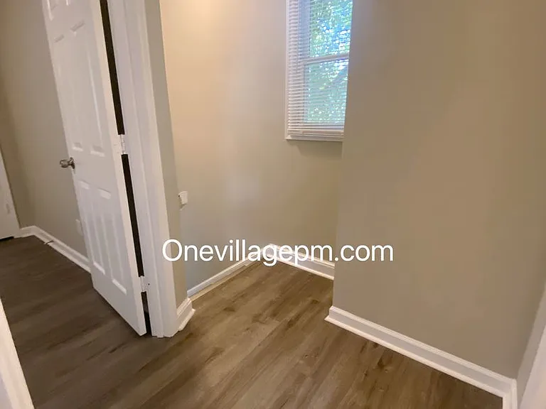 2416 Moran St — Photo 11