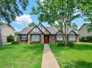 8222 Fernbrook Ln, Houston, TX 77070
