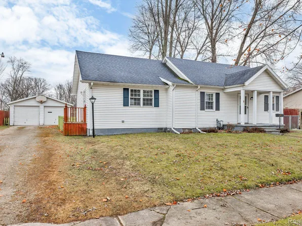 1737 New Hampshire Ave, Marysville, MI 48040