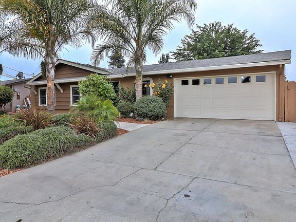 3rd image of 570 El Camino Paraiso