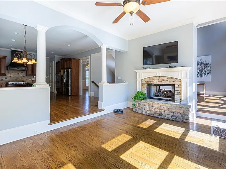 2360 Manor Creek Ct — Photo 24