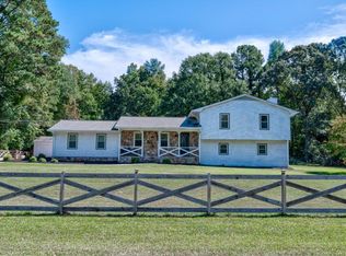 135 Gilbert Rd, Fayetteville, GA 30214