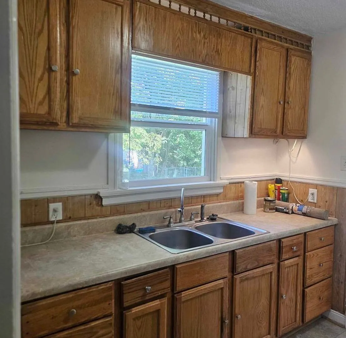 3 bed house in Fulton Hill! Enjoy the beautiful neighborhood, central hvac, laundry, yard! — Photo 4