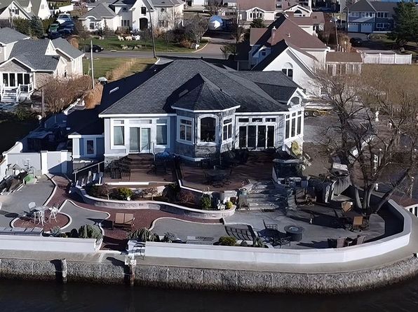 238 W Islip Rd