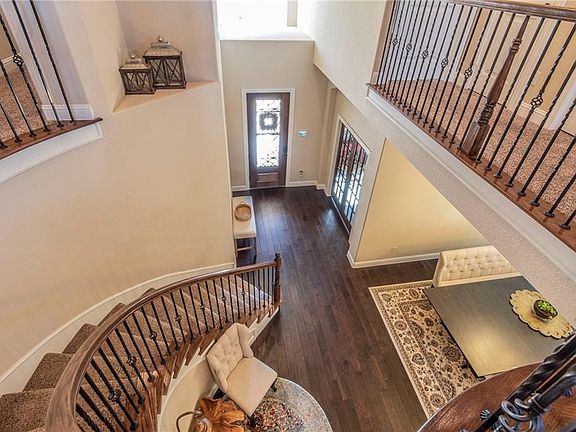 3rd image of 3609 Harlan Dr