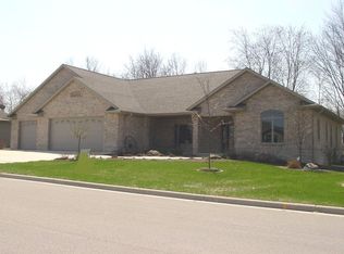 1029 Golfview Dr, BRILLION, WI 54110