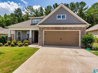 209 Hampton Dr, Calera, AL 35040