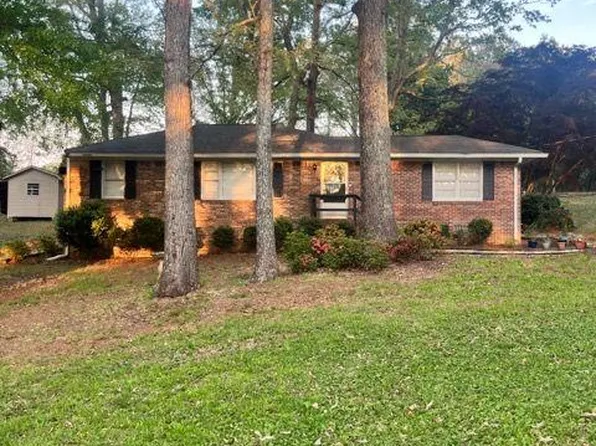 2186 Oak Grove Rd, Carrollton, GA 30117