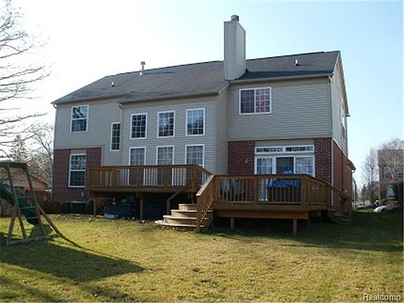 3rd image of 500 Lincoln Dr