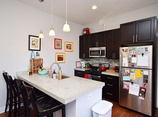 1502 W Superior St APT 2F, Chicago, IL 60642