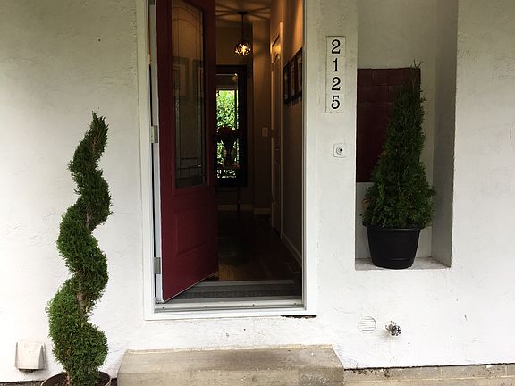 3rd image of 2125 NE Golden Rod Ave