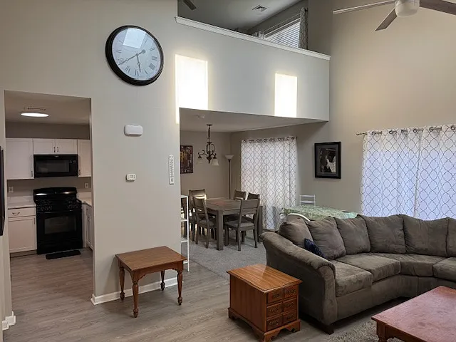 25 Courtyard Dr — Photo 7