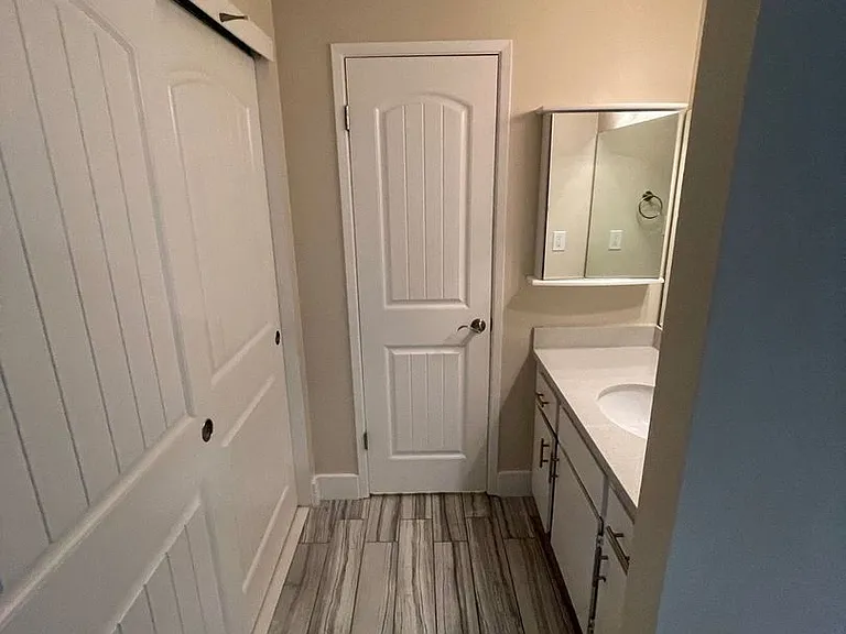 1229 Menlo Dr — Photo 15