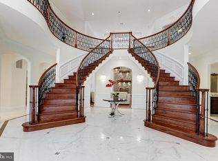 6463 Eppard St, Falls Church, VA 22042