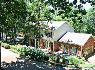 1805 Mountainbrook Dr SE, Huntsville, AL 35801