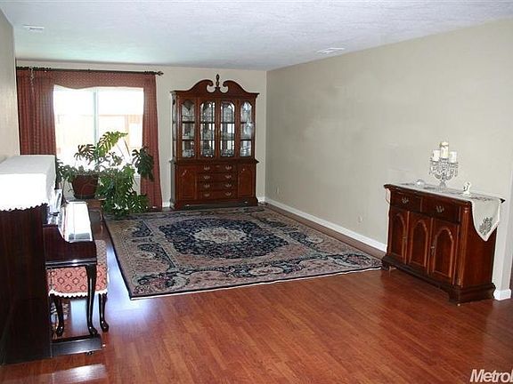 4th image of 3747 Fort Donelson Dr