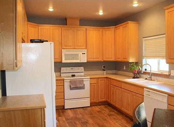 4th image of 2041 S Beaumont Dr
