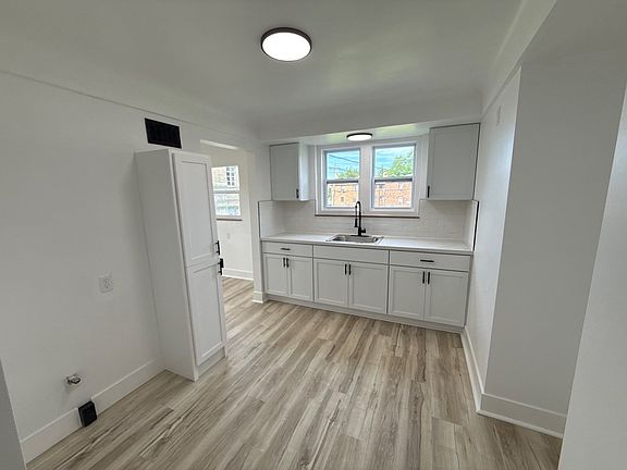 3rd image of 7209 Brookcrest Dr #1