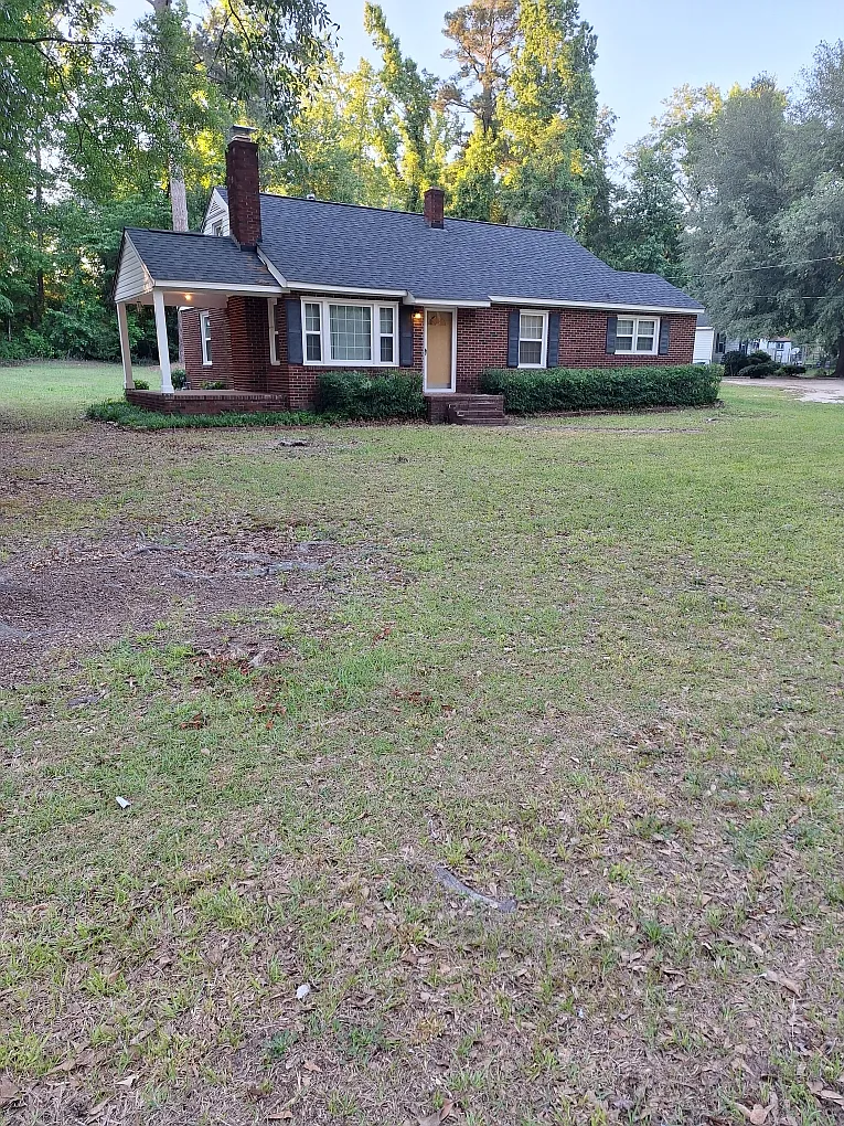 3 bed, 1208 sqft, $1,495 — Photo 1