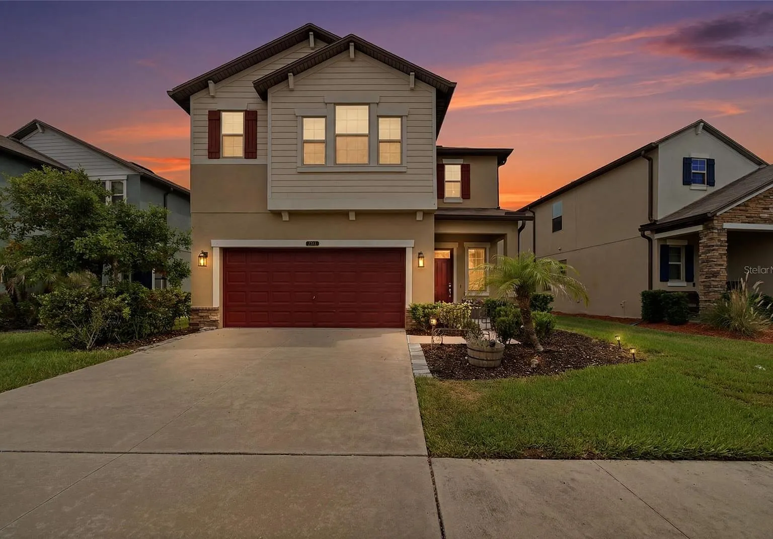 4 bed, 2.5 bath, 2334 sqft, $3,000 — Photo 2