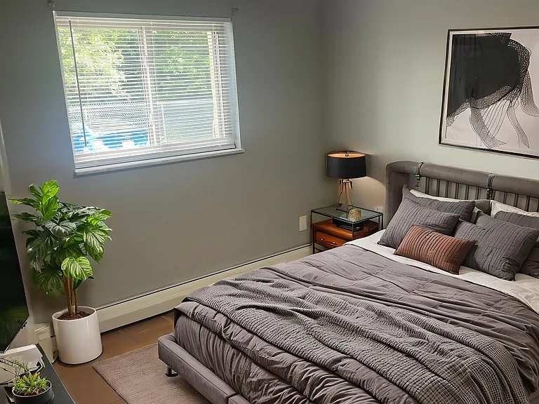3610 Newton Ave #9 — Photo 2