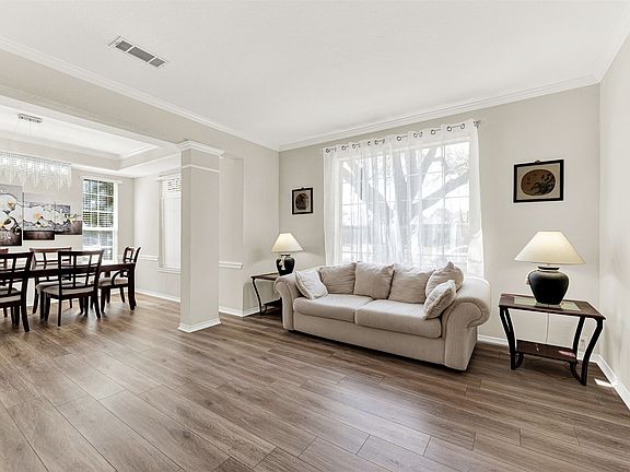 4th image of 2712 Wickham Ct