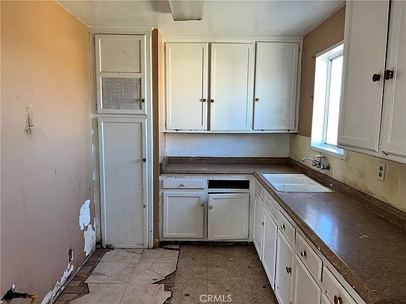 5th image of 1151 Flora St