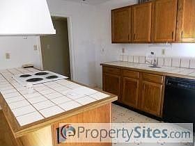 3rd image of 720 Circle Cove Dr