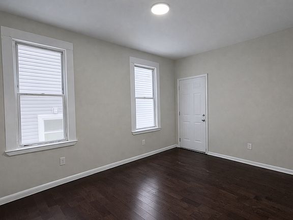 4th image of 115 Rose Ter Floor 1