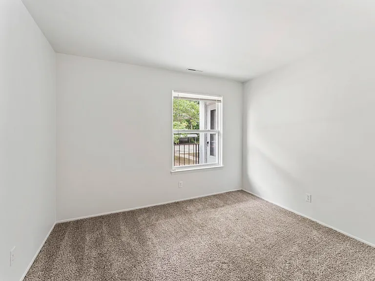 Apple Creek 2BR 2Ba