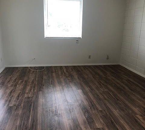 2nd image of 302 Cresap St