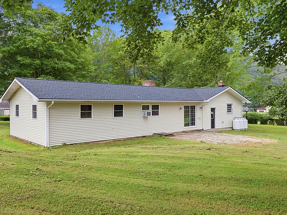 3rd image of 2308 Dressler Dr