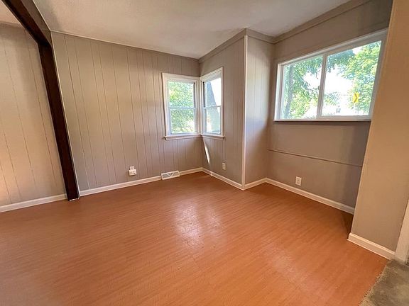 5th image of 303 E Washington St