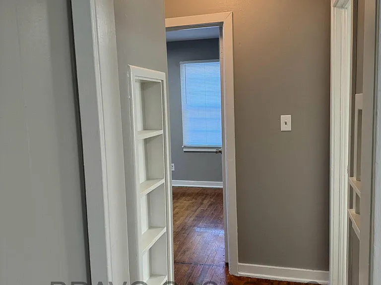 2232 S Glendale St — Photo 5