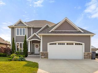 557 Chateau Ave, Windsor, ON N8P0E6