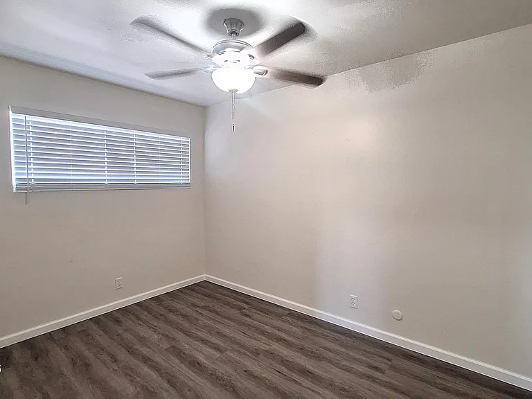 13322 Cordary Ave #B — Photo 21