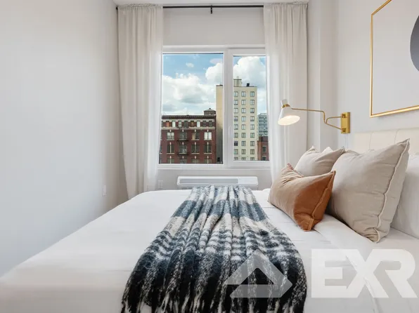 286 Rider Avenue image 3 of 17