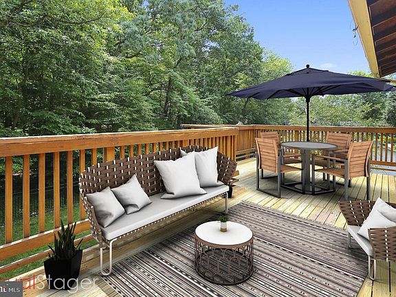 STAGED DECK