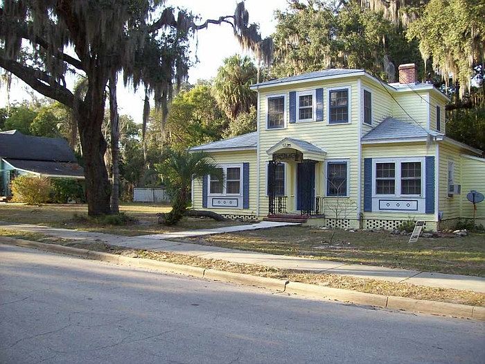 1st image of 912 Lilly St APT D
