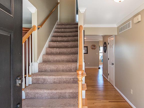 4th image of 744 Winter Hill Ln