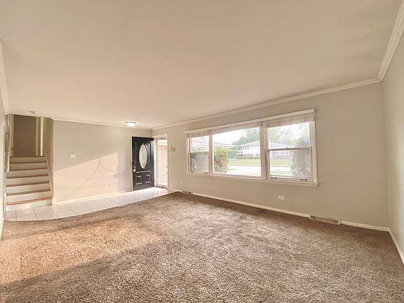 4th image of 19809 Lakewood Ave