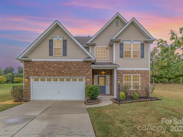 14632 Karen Graham Ct, Charlotte, NC 28278