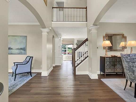 3rd image of 4296 Honeysuckle Ln