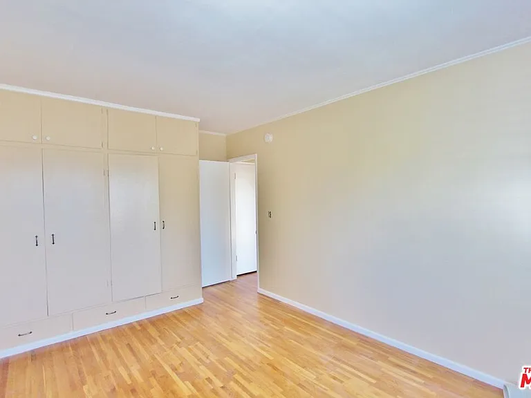 380 Pershing Dr — Photo 18