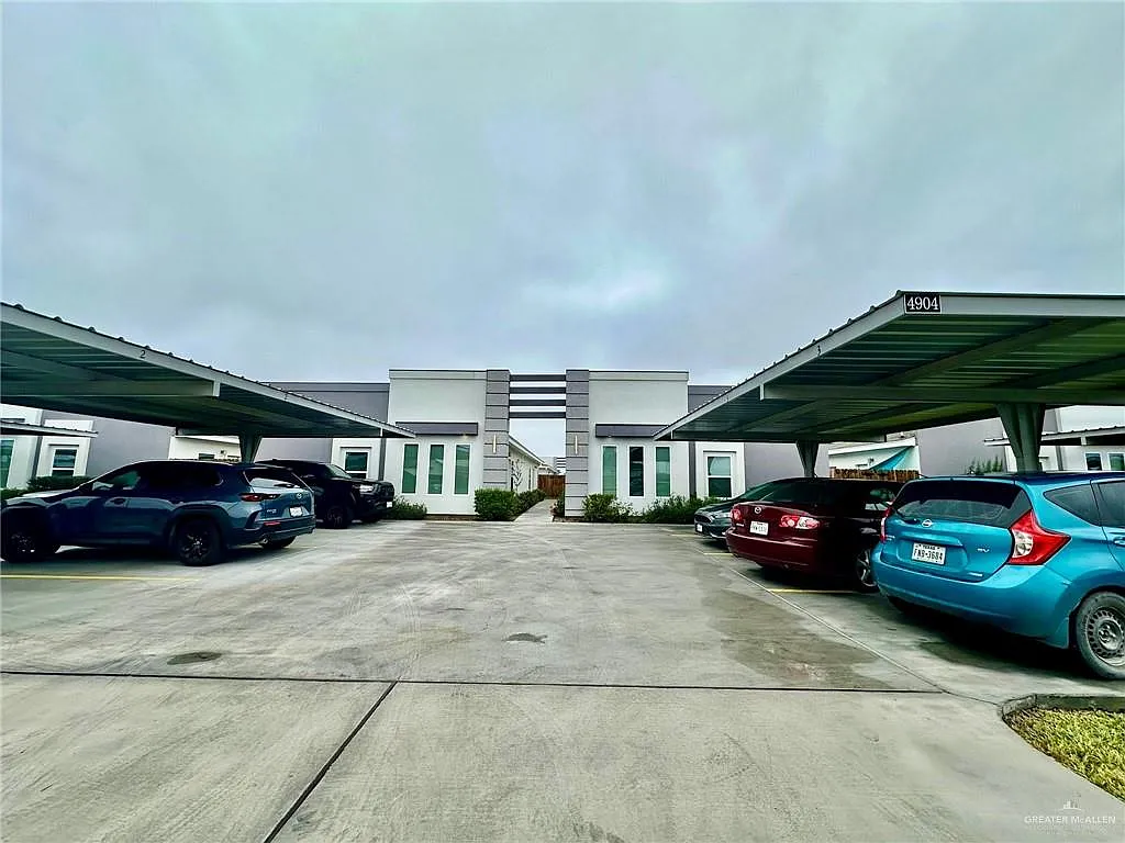 2 bed, 2.0 bath, 3944 sqft, $1,100 — Photo 1