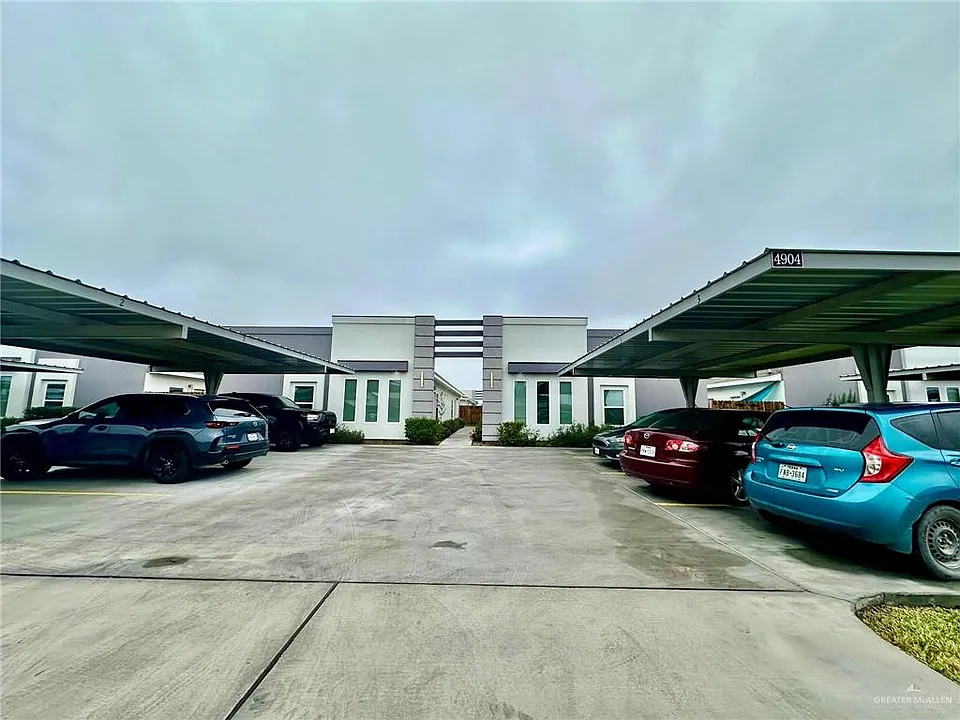 4904 N Crown Point #1