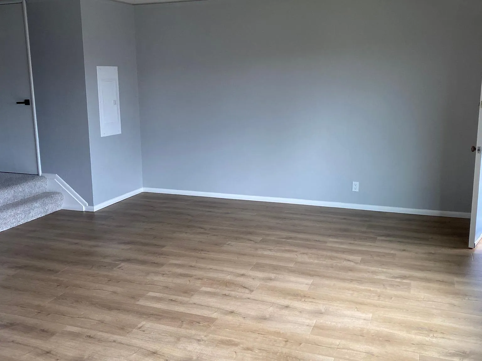 2 bed, 900 sqft, $3,200 — Photo 4