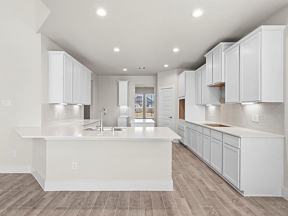 5th image of 2919 Belle Tree Ln