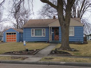 8 Meadow Ln, Morris, MN 56267