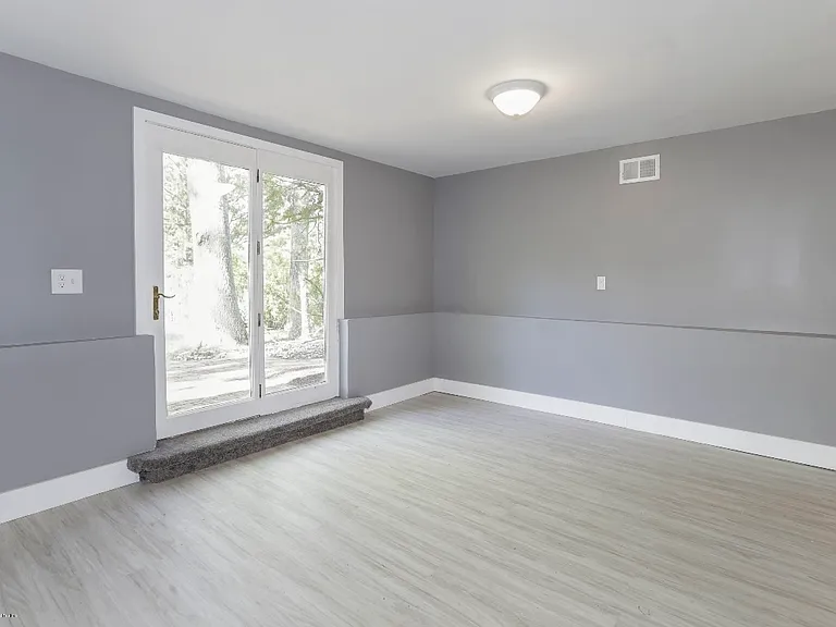 687 Northstream Dr — Photo 20